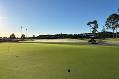 Morning-photo-of-the-practice-putting-greens-on-The-Pines-golf-course