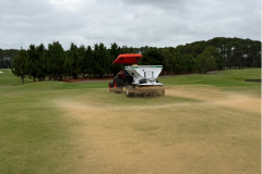 Top-dressing-greens-on-The-Palms-golf-course